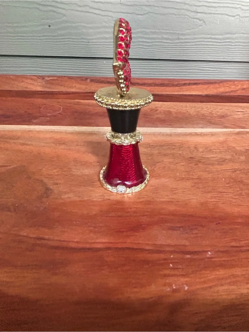 Olivia Riegel - Ruby Luscious Lips Swarovski Crystal Bottle Stopper and Stand